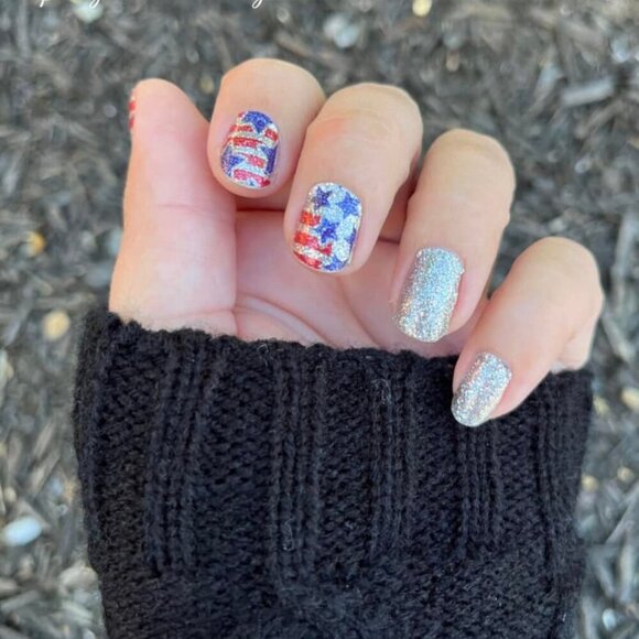 Retired Color Street- Glitz and Glory - Picture 4 of 7